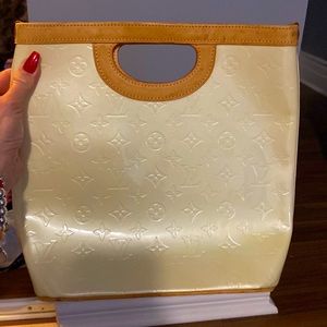Louis Vuitton cream/ivory patent leather (vernis) bag, size small/medium
